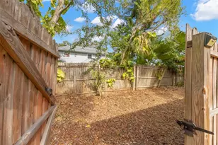 350 Kentucky Ave, Crystal Beach, FL 34681 - Photo 27