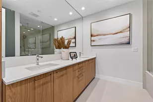 275 1st Ave S, Saint Petersburg, FL 33701 - Photo 7