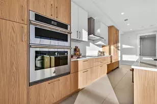 275 1st Ave S, Saint Petersburg, FL 33701 - Photo 13