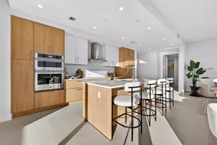 275 1st Ave S, Saint Petersburg, FL 33701 - Photo 3