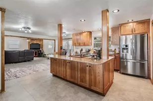 2405 Summerlin Dr, Clearwater, FL 33764 - Photo 11