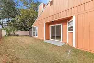 9478 Forest Hills Cir, Tampa, FL 33612 - Photo 31