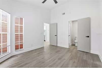 9478 Forest Hills Circle, Tampa, FL 33612 - Photo 19