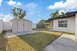 504 Driftwood Dr E, Palm Harbor, FL 34683 - Photo 19