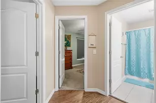 1048 Lake Shore Ranch Dr, Seffner, FL 33584 - Photo 11