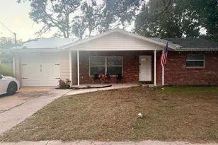 11102 28th St, Tampa, FL 33612 - Photo 1