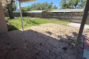 11102 28th St, Tampa, FL 33612 - Photo 15