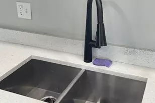 12149 Armenia Gables Cir, Tampa, FL 33612 - Photo 5