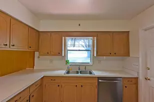 18110 Dorman Rd, Lithia, FL 33547 - Photo 11