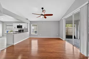 11305 Symmes Lake Dr, Riverview, FL 33569 - Photo 9