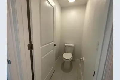 36544 Smithfield Ln, Zephyrhills, FL 33541 - Photo 11