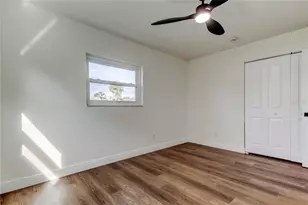 8722 Elmwood Ln, Tampa, FL 33615 - Photo 15