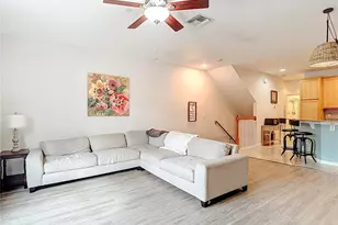 2426 Middleton Grove Dr, Brandon, FL 33511 - Photo 9