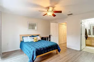 2426 Middleton Grove Dr, Brandon, FL 33511 - Photo 3