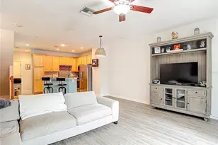 2426 Middleton Grove Dr, Brandon, FL 33511 - Photo 11