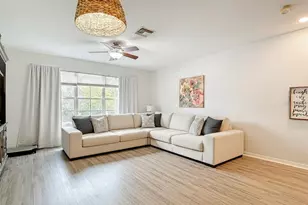 2426 Middleton Grove Dr, Brandon, FL 33511 - Photo 7