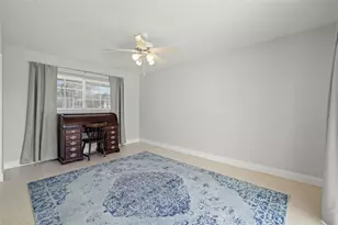 8678 10th St N, Saint Petersburg, FL 33701 - Photo 23