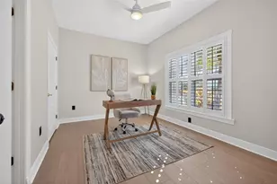 8667 Burning Tree Cir, Seminole, FL 33777 - Photo 23