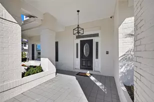 8667 Burning Tree Cir, Seminole, FL 33777 - Photo 3