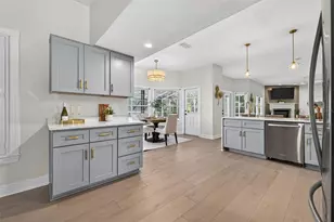 8667 Burning Tree Cir, Seminole, FL 33777 - Photo 11