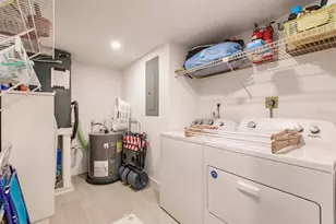 1055 W Peppertree Dr, Sarasota, FL 34242 - Photo 21