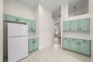 25818 Bloomsbury Ct, Land O Lakes, FL 34639 - Photo 9