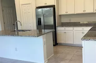 3023 Adams Cross Dr, Zephyrhills, FL 33540 - Photo 3