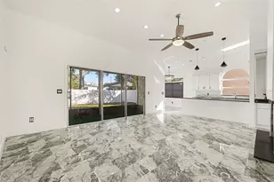 905 Clearcreek Dr, Tampa, FL 33613 - Photo 15