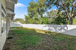 905 Clearcreek Dr, Tampa, FL 33613 - Photo 37