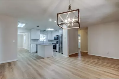 5525 Pine Circle NE, Saint Petersburg, FL 33703 - Photo 5