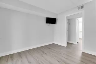 1275 85th Ave N, Saint Petersburg, FL 33702 - Photo 13