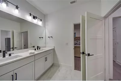 323 15th Street N, Saint Petersburg, FL 33705 - Photo 37