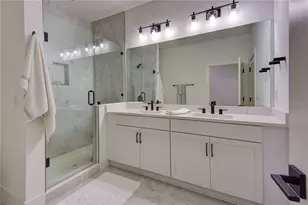 323 15th St N, Saint Petersburg, FL 33705 - Photo 35