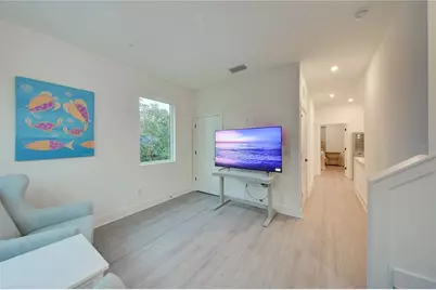 323 15th Street N, Saint Petersburg, FL 33705 - Photo 39