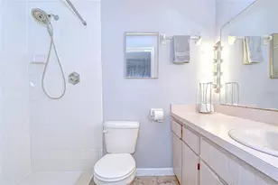 4739 Silver Cir, Zephyrhills, FL 33541 - Photo 17