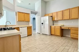 30542 Tremont Dr, Wesley Chapel, FL 33543 - Photo 5