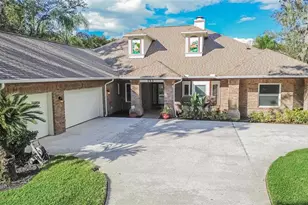 133 Barrington Dr, Brandon, FL 33511 - Photo 1