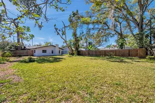 921 7th St NW, Largo, FL 33770 - Photo 27