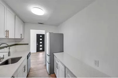 921 7th Street NW, Largo, FL 33770 - Photo 9