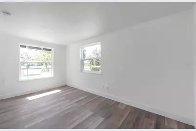 921 7th Street NW, Largo, FL 33770 - Photo 11