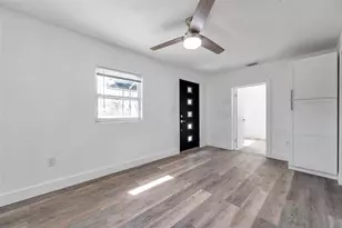 921 7th St NW, Largo, FL 33770 - Photo 3