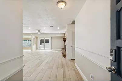 9628 Davis Road, Tampa, FL 33637 - Photo 3