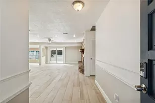 9628 Davis Rd, Tampa, FL 33637 - Photo 3