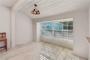 9628 Davis Rd, Tampa, FL 33637 - Photo 11