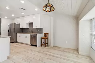 9628 Davis Rd, Tampa, FL 33637 - Photo 13