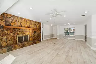 9628 Davis Rd, Tampa, FL 33637 - Photo 7