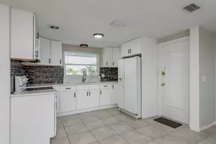 10521 Oak Hill Dr, Port Richey, FL 34668 - Photo 13