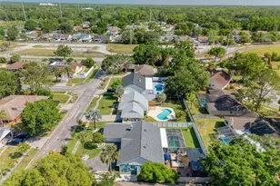 16605 Round Oak Dr, Tampa, FL 33618 - Photo 55