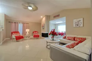 16605 Round Oak Dr, Tampa, FL 33618 - Photo 7