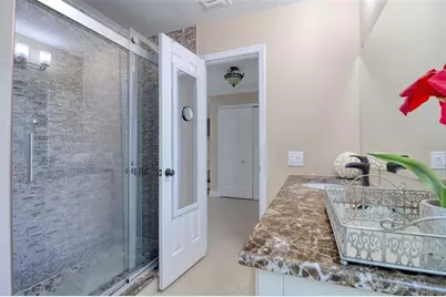 16605 Round Oak Drive, Tampa, FL 33618 - Photo 23